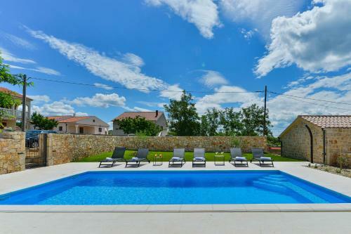 Luxury Stone Villa Banovi With Pool