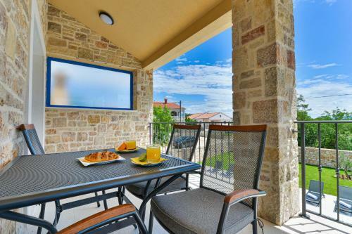 Luxury Stone Villa Banovi With Pool