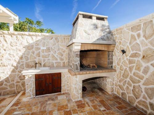 Dalmatian Villa Castello Coza With Pool