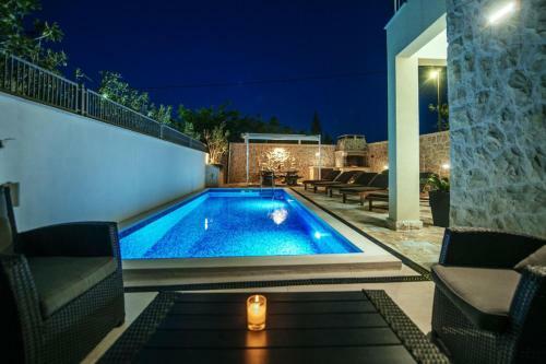 Dalmatian Villa Castello Coza With Pool