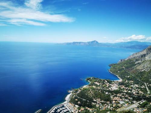 Bed & Breakfast Mansarda Fiorita