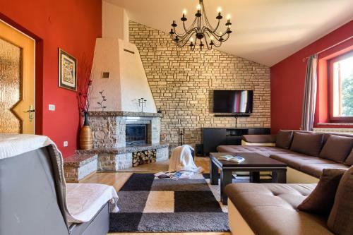 Apartment Green Paradise With Outdoor Swimming Pool