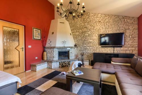 Apartment Green Paradise With Outdoor Swimming Pool