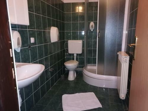 Bed & Breakfast ?ulenti? Sobe I Restoran
