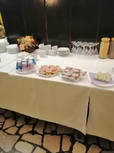 Bed & Breakfast ?ulenti? Sobe I Restoran