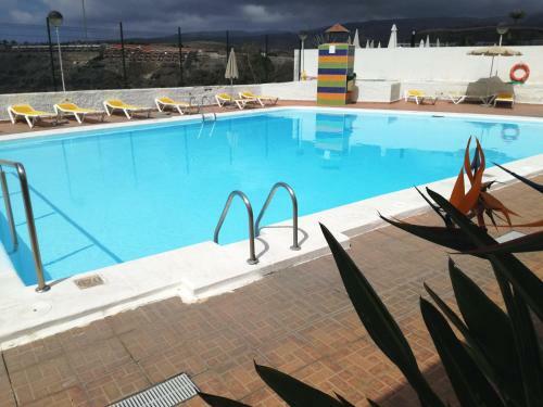 Apartment With Big Pool And Sea View