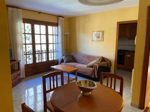 Apartaments Monta�a
