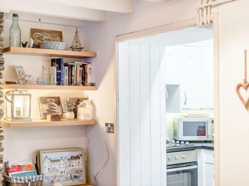 Pebbles Cottage - Uk32243