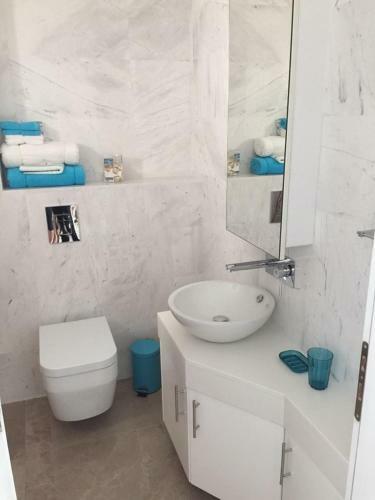 Thalassa Court Sandy Beach Apartment