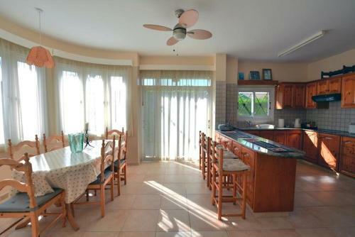 Villa Daryah Sirina Bay