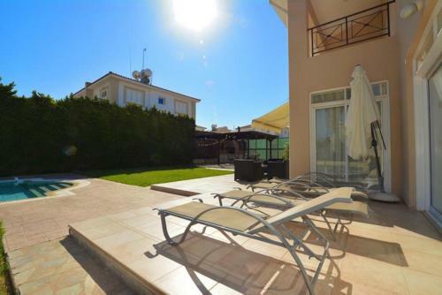 Villa Daryah Sirina Bay
