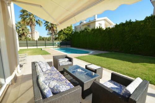 Villa Daryah Sirina Bay