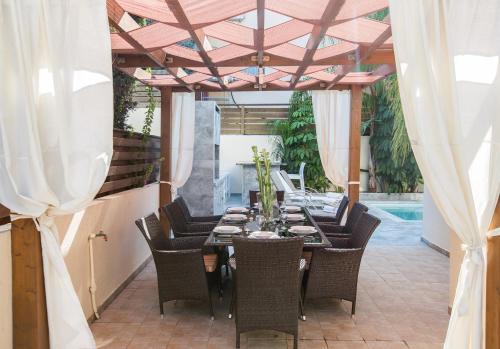 Christina's Luxury Villa