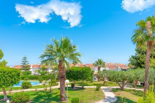 Top Apartment: Sea Views, Terrace And Pool