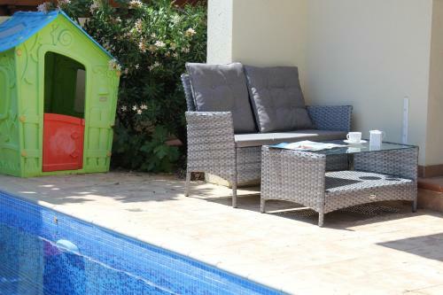 Elina Villa Near The Sea