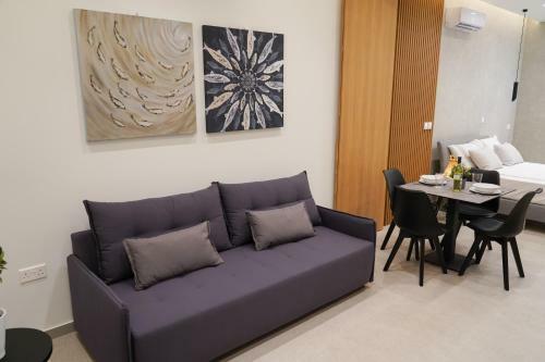 Chrystal Blue Suites Studio Apartment Hermia