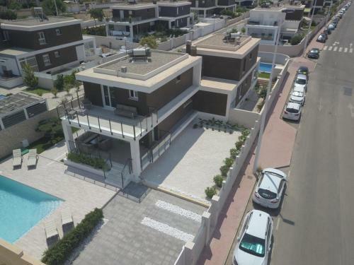 Villa Mondrian
