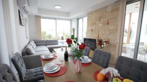 Mylos Luxury 3 Bed Villa With Private Pool