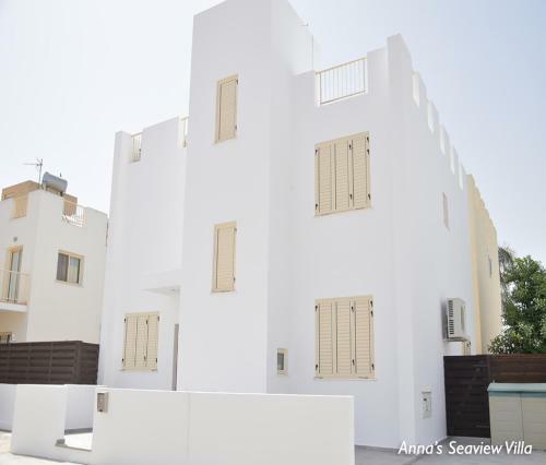 Anna's Seaview Villa