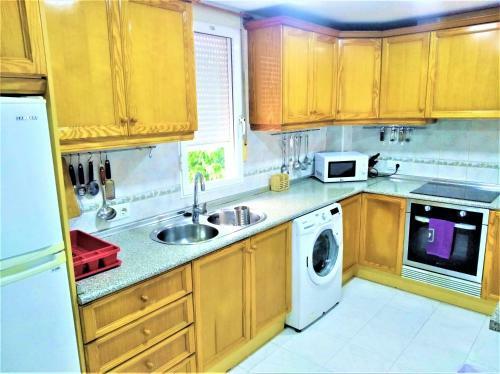 Townhouse With Bbq And Pools - Costa Hispania
