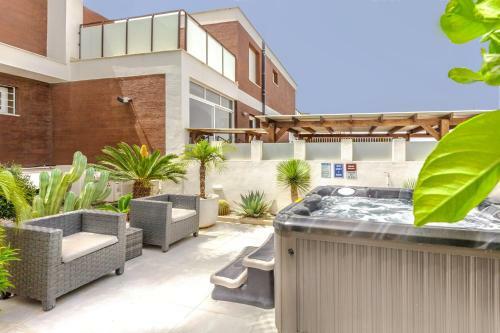 Villa Casa Bos Orange Pool Jacuzzi 16p
