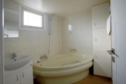 Your Beautiful Holiday Villa Minutes From Fig Tree Bay, Protaras Villa 1517