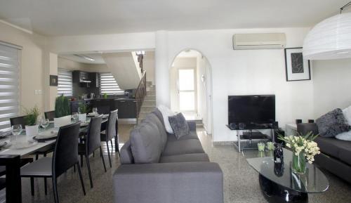 Your Beautiful Holiday Villa Minutes From Fig Tree Bay, Protaras Villa 1517