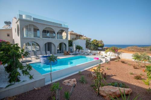 Villa Protaras Art House Seviews