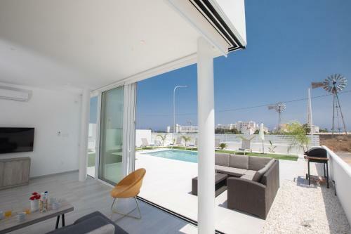 Relax At Your Brand-new Seaview Villa, Protaras-centre And Beachside