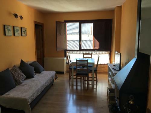 Apartamentos Tur�sticos R�o G�llego (Vut El Canfranero)