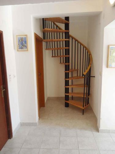 Holiday Home In Vinisce 31084