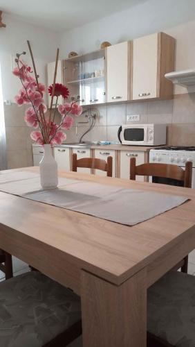 Holiday Home In Vinisce 31084