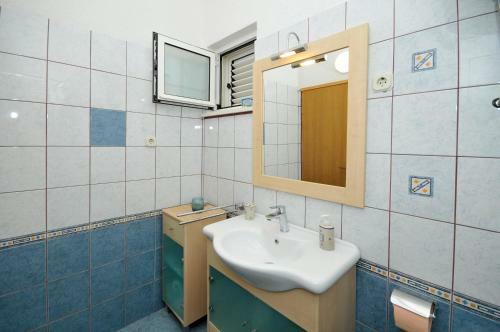 Holiday House Mili
