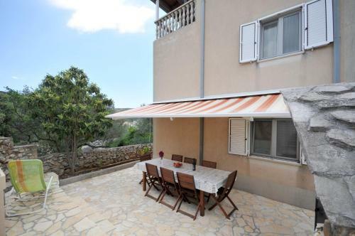Holiday House Mili
