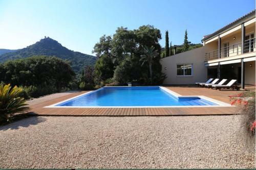Mediterranean Villa With Pool Near Barcelona