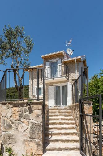 Villa Peaceful Stone Nest With Private Pool