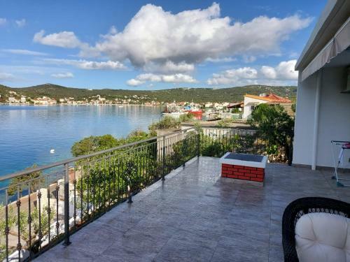Apartment Astrid 5 M From Beach