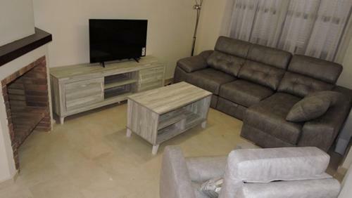 Hl025 Luxury 3 Bedroom Villa With Community Pool