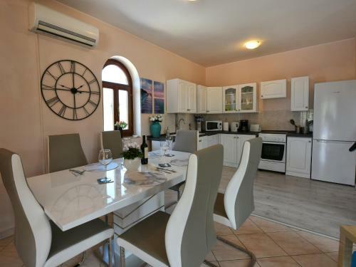 Villa Cherry House