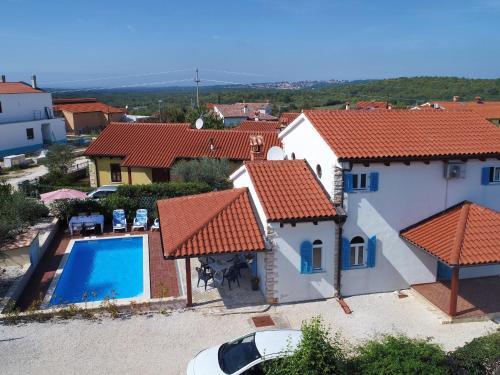 Villa Cherry House