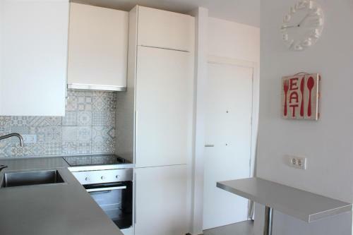 Fantastic 2 Bd Sea Views Apartment