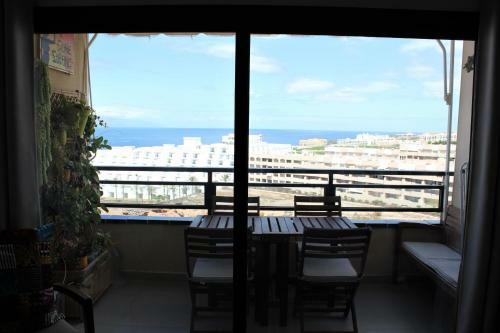 Fantastic 2 Bd Sea Views Apartment