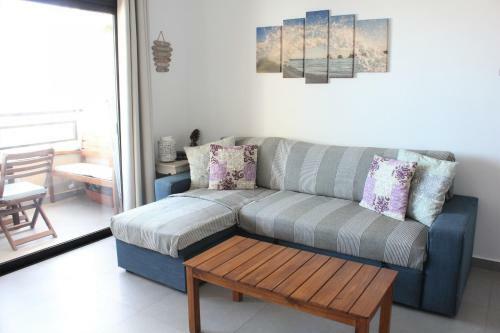 Fantastic 2 Bd Sea Views Apartment