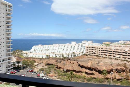Fantastic 2 Bd Sea Views Apartment