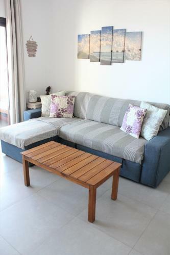 Fantastic 2 Bd Sea Views Apartment