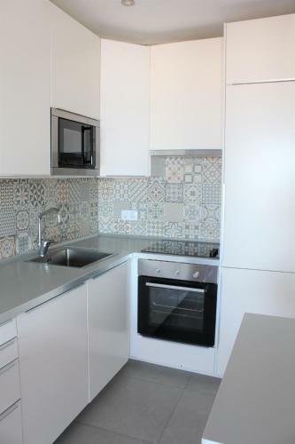 Fantastic 2 Bd Sea Views Apartment