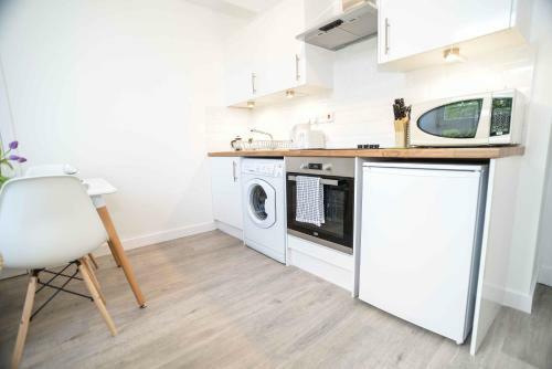 Stafford Modern Apartment
