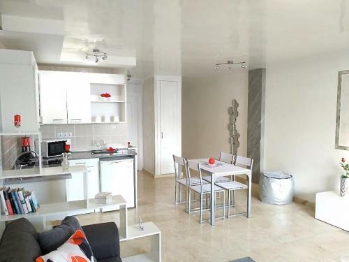 Ocean View Elegant Magic Apartment