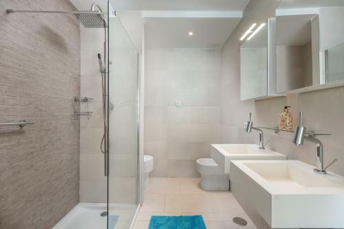 Apartamento The Waves, Luxurious 5*, Wifi, Olympic Pool