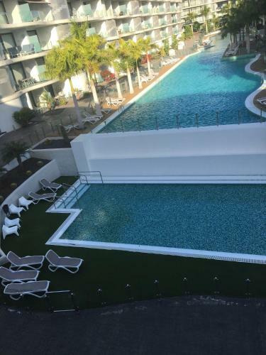 Apartamento The Waves, Luxurious 5*, Wifi, Olympic Pool